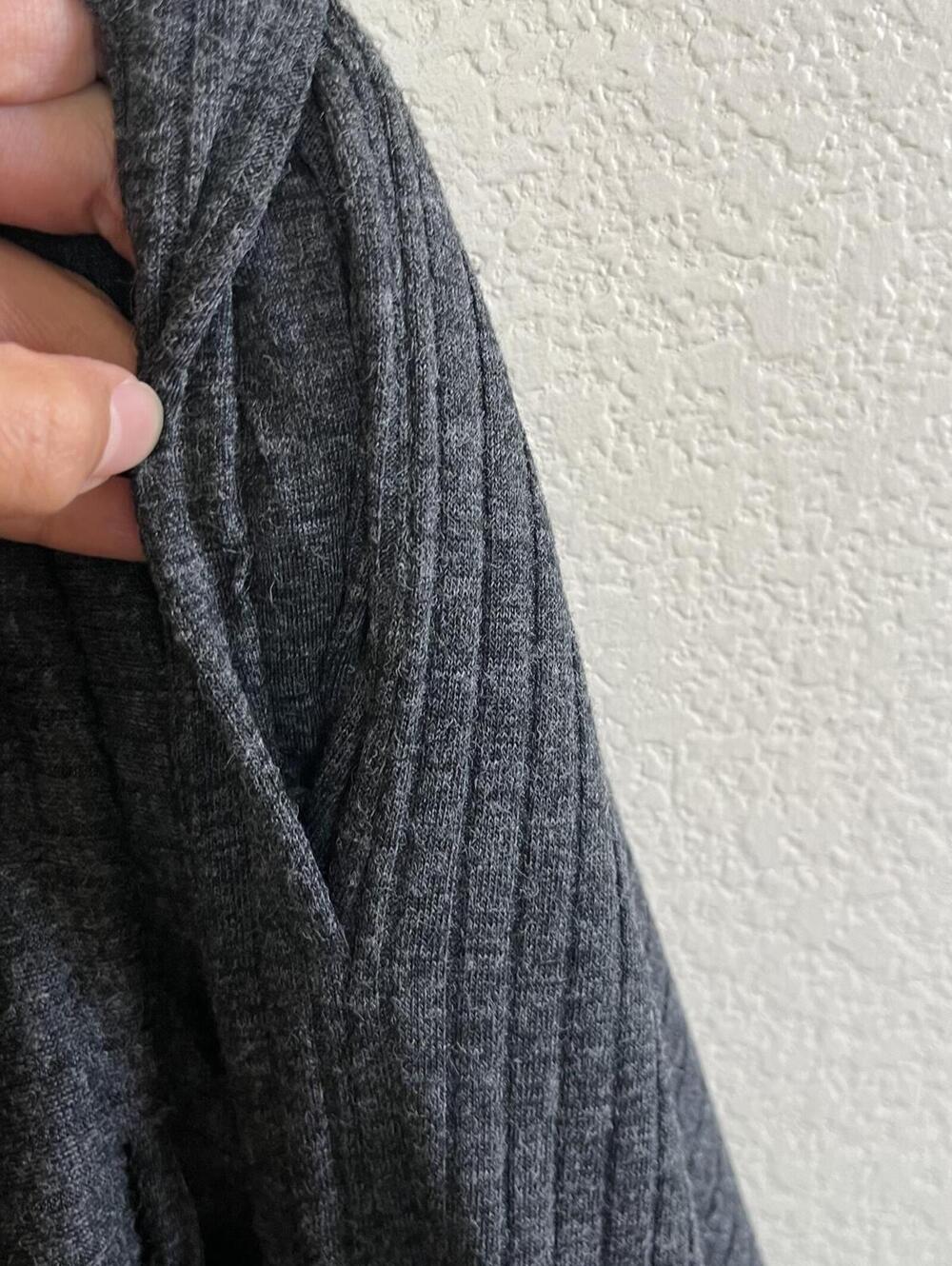 Uniqlo cotton comfy jumpsuit for spring and summer - Picture 5 of 5
